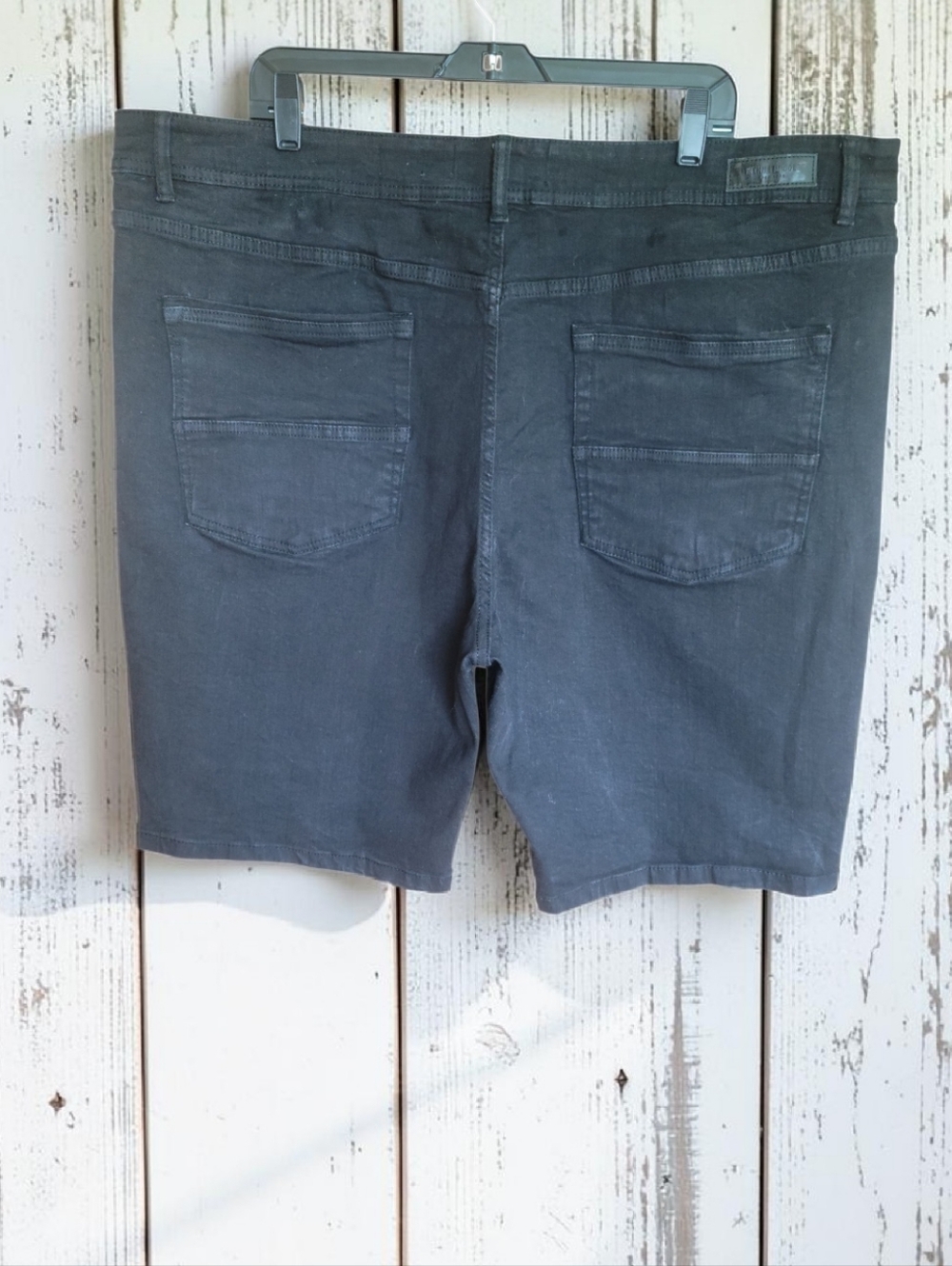 Kenneth Cole Size-44 Men’s Black Jean Shorts EUC